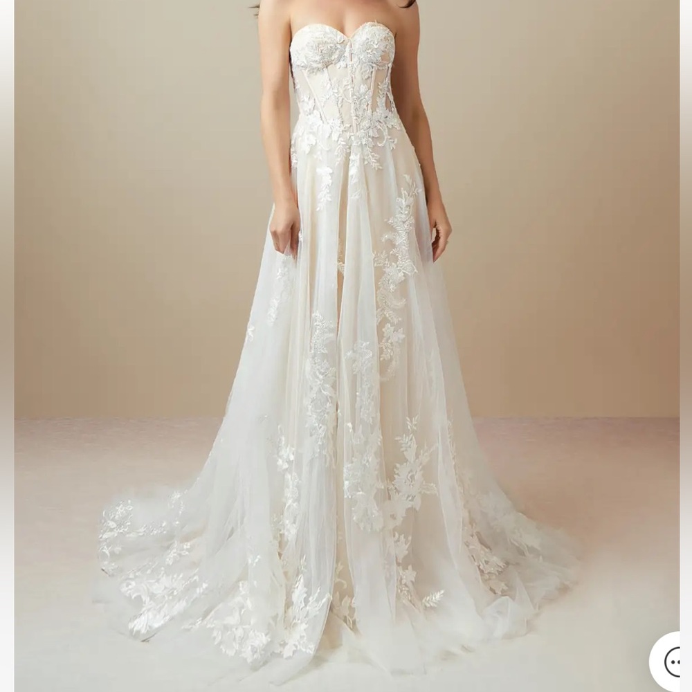 NWT Azazie Aurorie Wedding Dress, Sweetheart Corset Tulle Lace A-Line, Size 4 - Picture 3 of 9